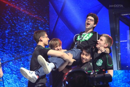 Cei mai buni antrenori din DOTA 2 (au nevoie de o persoană care a) Cei mai buni antrenori din DOTA 2