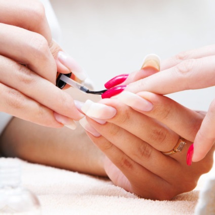 Manichiură fără erori! (Manicure) Manichiură fără erori!