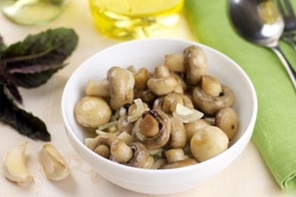fungi decapată (fungi) ciuperci marinate