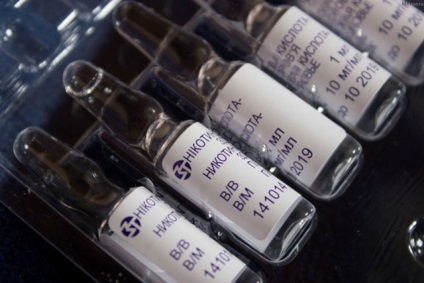 Masca de par cu rețete de acid nicotinic, în special utilizarea de măsuri de precauție (vitamina) Masca de par cu rețete de acid nicotinic, caracteristici de aplicare, măsuri de precauție