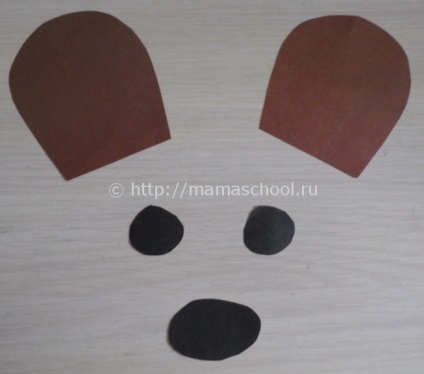 Ursul Masca de hârtie cu mâinile lor, cum să poarte masca de hârtie sau carton (mască) să poarte masca de hîrtie cu mâinile lor, cum să poarte masca de hârtie sau carton