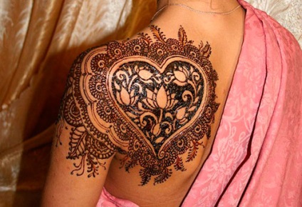Mehendi pe fotografie spate, schițe și valoare (Mehendi) Mehendi pe fotografie spate, schițele și valoarea