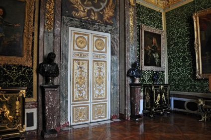 Usi de interior duble de imagine (cu două canaturi) Uși de interior duble fotografie