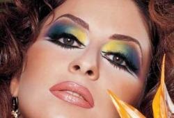 machiaj de moda cu nuanțe luminoase (filtru) Moda make-up cu nuanțe luminoase