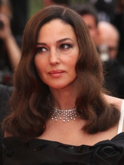 Monika Beluchchi și o fotografie de coafuri chic ei, tunsori si coafuri foto (sic) Monika Beluchchi și o fotografie de coafuri ei chic, tunsori si coafuri fotografie