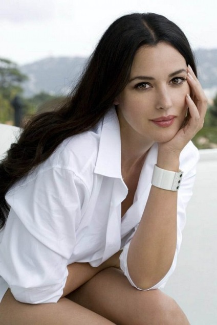 Monika Beluchchi și o fotografie de coafuri ei chic, tunsori si coafuri foto (Bellucci) Monika Beluchchi și o fotografie de coafuri ei chic, tunsori si coafuri fotografie