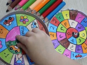 Consiliul de jocuri cu mâinile lor 1 (sa) Jocuri de bord cu mâinile lor 1
