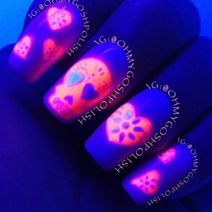 Unusual uimitoare unghiilor de design de neon cu un efect luminos (proiectare) Neobișnuit uimitoare de design de neon de unghii cu efect luminos