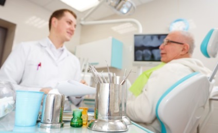 Nu este supradezvoltat gaură după extracție dentară (îndepărtare) Nu a fost prea mare gaură după extracția dentară