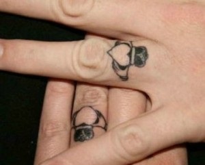 Inele de nunta tatuaj pe degete (angajament) tatuaje verigheta pe degete