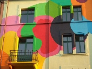 Decorarea pereților exteriori folosind diverse tipuri de ipsos (stuc) Decorarea peretilor exteriori folosind diferite tipuri de ipsos
