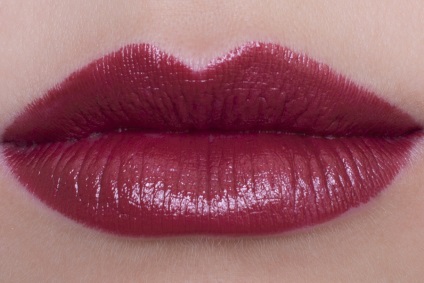 Nuanțe de roșu ruj Rouge Shiseido comentarii Rouge și Swatch, frumusete din interior (Swatch) Nuanțe de roșu ruj Rouge Shiseido comentarii Rouge și Swatch, din interior frumusete