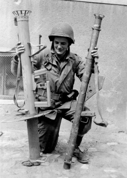 Și panzerschreck german ofenror grenada, dispozitiv de revizuire caracteristici de performanță și specificații (panzerschreck) Panzerschreck și ofenror lansatoare de grenade germane, o imagine de ansamblu a dispozitivului și specificațiile TTX