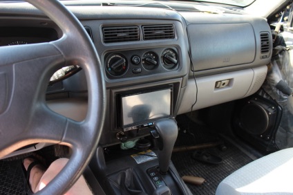 Alterarea interior monterika sport (autoclubs) Reprelucrare sport monterika interior