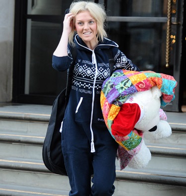 Perry fără machiaj Edwards (Edwards) Perrie Edwards fără machiaj