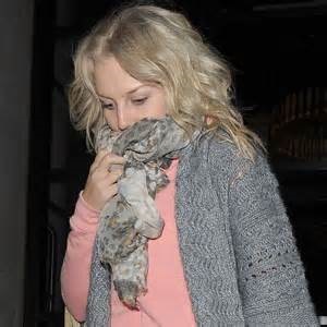 Perry Edwards nu machiaj (Perry) Perrie Edwards fără machiaj