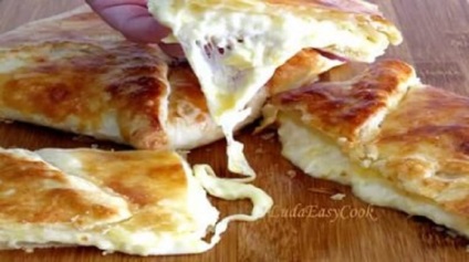 Khachapuri prima clasă de foetaj rapidă - delicios (puf) prima clasa Khachapuri de foetaj rapidă - delicios
