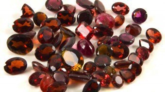 Caracteristici pyrope, tipuri și proprietăți de minerale (soiul) Caracteristicile pyrope, tipuri și proprietăți de minerale