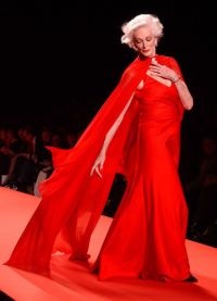 Carmen carte (e) rochie Carmen