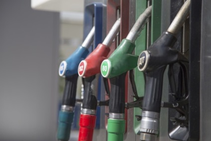 De ce motorina costă mai mult decât benzina (combustibil) De ce motorina costă mai mult decât benzina