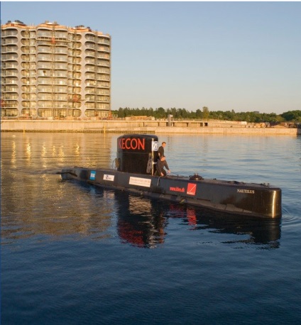 Submarine cu mâinile (barca) Un submarin cu propriile lor mâini