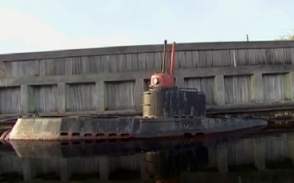 Submarine cu mâinile (barca) Un submarin cu propriile lor mâini
