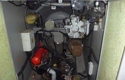 Un submarin cu propriile lor mâini (Livet Photo OMBORD) Un submarin cu propriile lor mâini