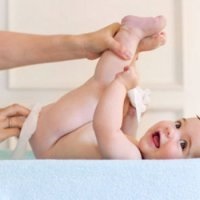 Roșeață între picioare, inrosirea inghinala copilului (roșeață între picioarele copilului) Roșeață între picioare, înroșirea picioare a copilului