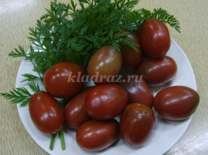 Tomate cu blaturi de morcov (topuri) Tomate cu blaturi de morcov