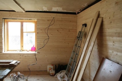 Plafonul garnitură de propriile lor mâini (foto) (arme) Plafonul garnitură de propriile lor mâini (foto)