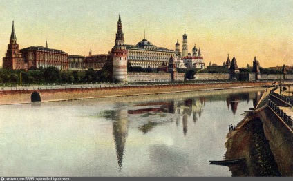 Este adevărat că Kremlinul obișnuia să fie de culoare albă (București) Este adevărat că Kremlinul obișnuia să fie de culoare albă