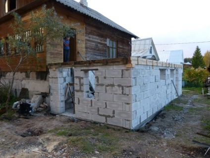 Extinderea la casa de blocuri de spumă - construirea de case și structuri din blocuri de spumă (clădire) Extensie la casa de blocuri de spumă - construirea de case și construcții de blocuri de spumă