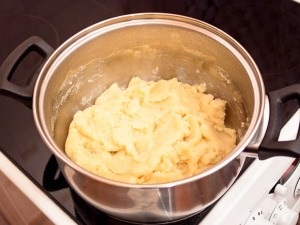 Profitroles cu trei opțiuni de umplere (umplutura mix de gătit) Profitroles trei topping întruchipările