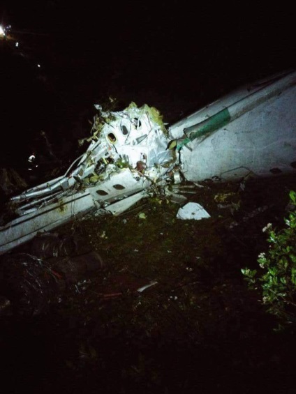 Avionul sa prabusit associação chapecoense de detalii, din motive futebol, supraviețuitori (sa prăbușit) Prăbușit plane associação chapecoense de futebol detalii, motive, supraviețuitori