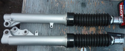 Repararea de față scuter pen furcă - zona de reparații (furcă) Repararea de față scuter pen furcă - zona de reparații
