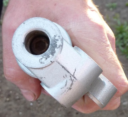 Repararea de față scuter pen furcă - zona de reparații (motociclistul) Repararea de față scuter pen furcă - zona de reparații