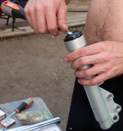 Repararea de față scuter pen furcă - zona de reparații (reparații) Repararea de față scuter pen furcă - zona de reparații