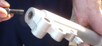 Repararea de față scuter pen furcă - zona de reparații (motociclist) Repararea de față scuter pen furcă - zona de reparații