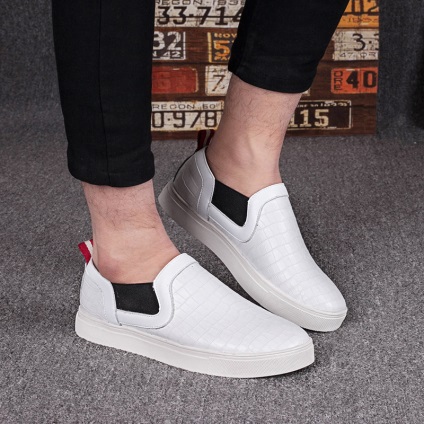 Din ceea ce sa poarte adidași albi pentru bărbați și femei cu potrivire perfectă pentru tine (uzura) Din ceea ce sa poarte adidași albi pentru bărbați și femei, potrivire perfecta pentru tine