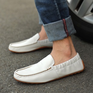 Din ceea ce sa poarte adidași albi pentru bărbați și femei cu potrivire perfectă pentru tine (uzura) Din ceea ce sa poarte adidași albi pentru bărbați și femei, potrivire perfecta pentru tine