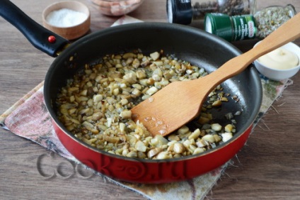 Ciuperci umplute cu carne tocată în cuptor - reteta cu o fotografie (cu ciuperci tocate coapte în cuptor) Ciuperci umplute cu carne tocată în cuptor - reteta cu o fotografie