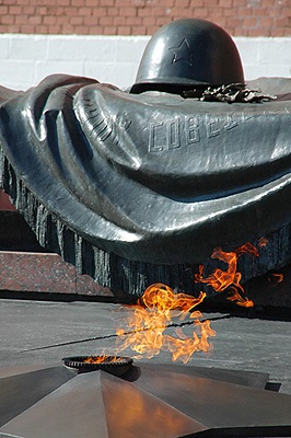 simbol al victoriei (o flacără veșnic arde) câștigătoare de simboluri