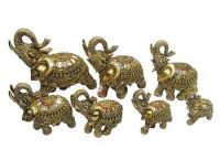 Elefanții de Feng Shui (Feng Shui Feng Shui Elephants) Elefanții pe Feng Shui
