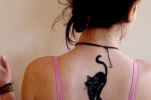 Cat tatuaj pe spate - adică fotografii, schițe (spate) Cat tatuaj pe spate - adică fotografii, schițe