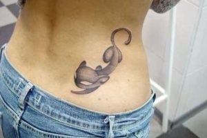 Cat tatuaj pe spate - adică fotografii, schițe