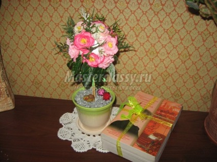Topiara de flori artificiale, cu propriile sale mâini (master-class) Topiara de flori artificiale, cu propriile sale mâini