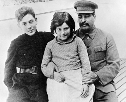 Tragedia familiei lui Stalin (Stalin) Tragedia familiei lui Stalin