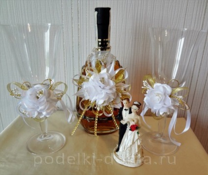 Ornamente pentru pahare și sticle la o nunta in kanzashi arta, o cutie de idei și ateliere de lucru (sticla) Ornamente pentru pahare și sticle la o nunta in kanzashi arta, o cutie de idei și ateliere