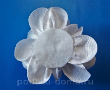Ornamente pentru pahare și sticle la o nunta in kanzashi arta, o cutie de idei și ateliere de lucru (de la bandă) Ornamente pentru pahare și sticle la o nunta in kanzashi arta, o cutie de idei și ateliere