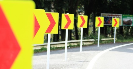 Folosirea mustului verbul modal în cursurile de limba engleză în limba engleză (limba) Folosirea verbului modal trebuie, în limba engleză, cursuri de limba engleza